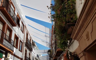 Toldos en la calle Corredera de Montoro